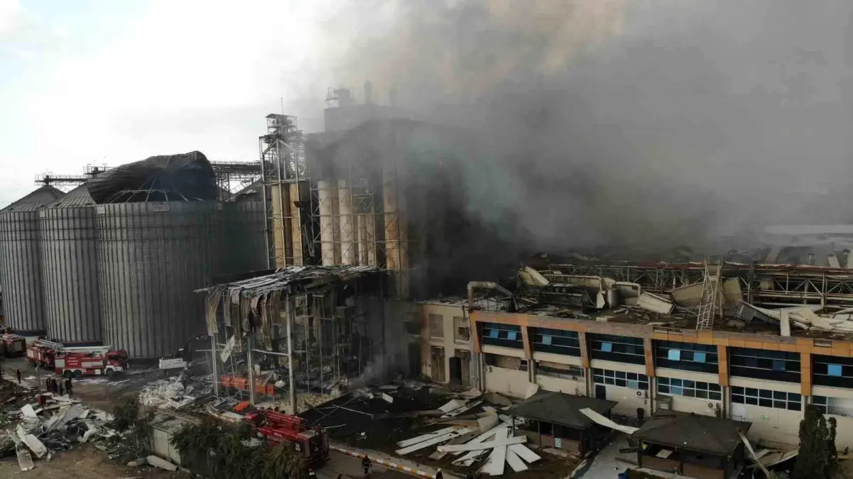 Hendek\'teki Fabrika Patlamasında 1 Ölü, 30 Yaralı