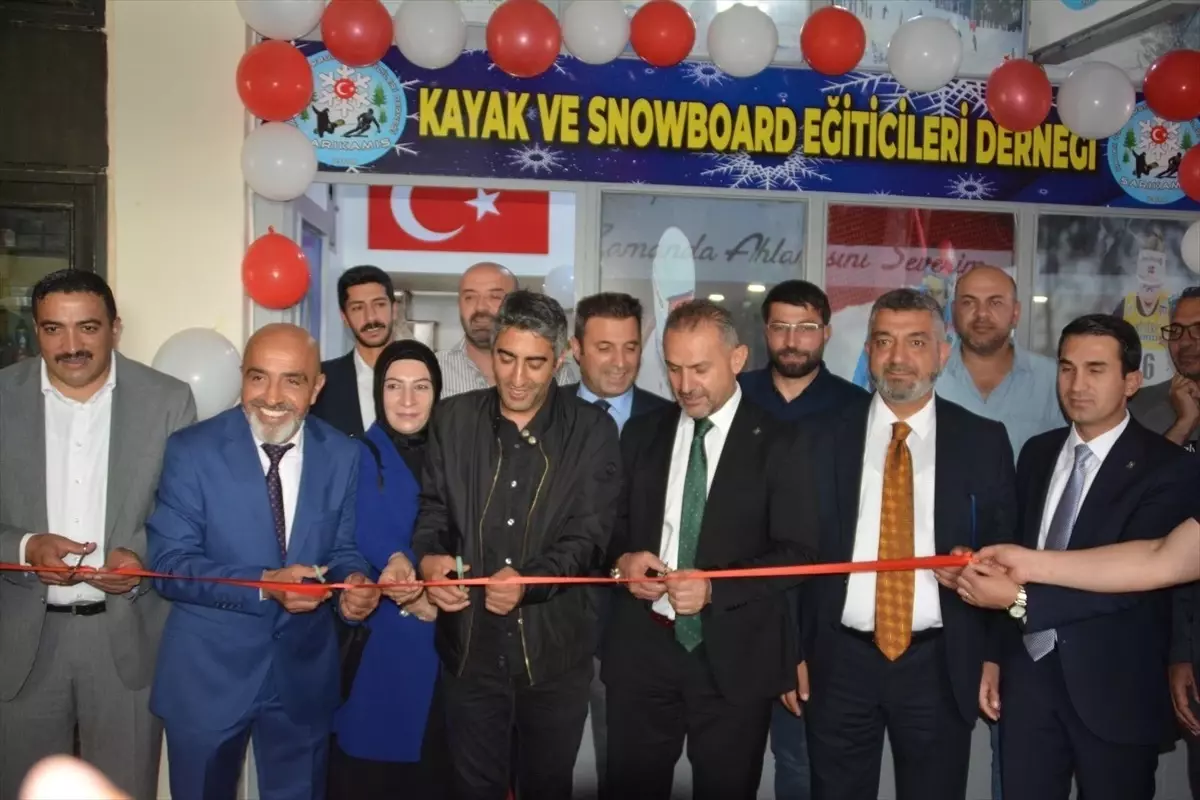 Sarıkamış\'ta Kayak ve Snowboard Ofisi Açıldı