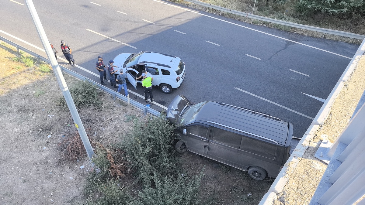 İnegöl\'de Minibüs Kazası: 10 Yaralı