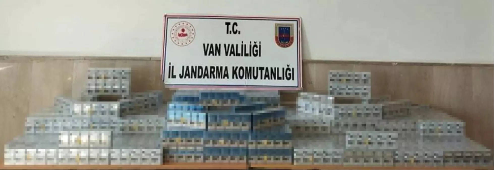 Van\'da Kaçak Sigara ve Telefon Operasyonu