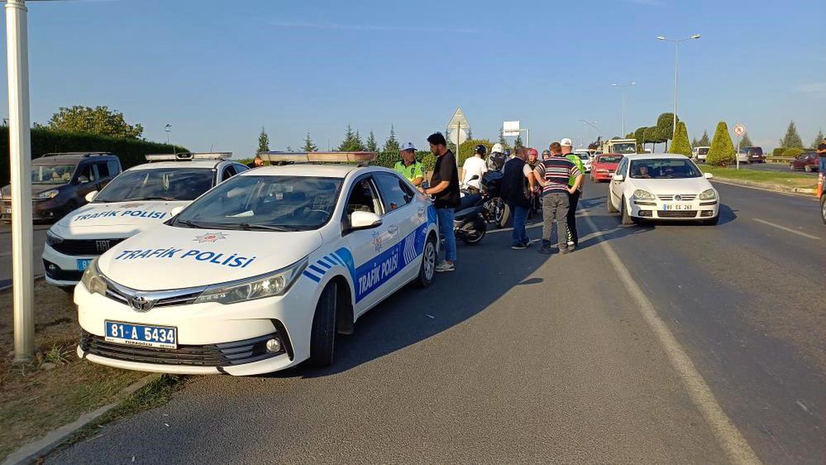 Düzce\'de Trafik Denetimleri: 3 Bin Ceza