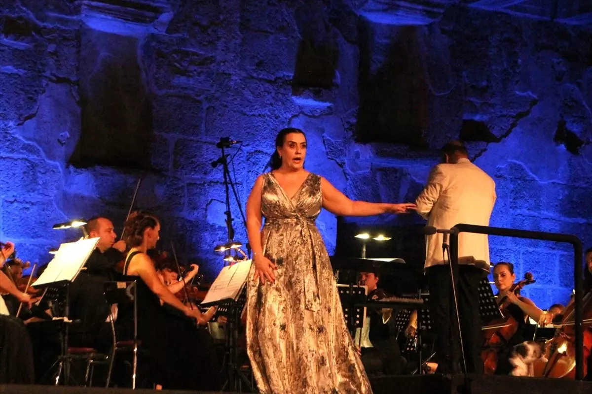 Aspendos\'ta Opera Gala Gecesi