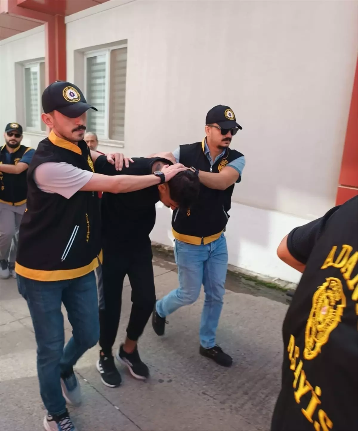 Adana\'da Silahlı Kavga: 1 Ölü, 3 Yaralı