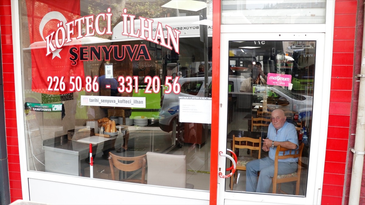 Dededen Toruna Lezzet: 64 Yıldır İzmit\'te Köfte