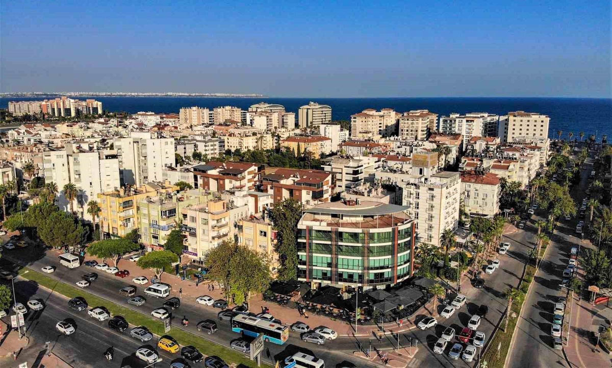 Antalya\'da Ağustos\'ta 6 bin 361 konut satıldı