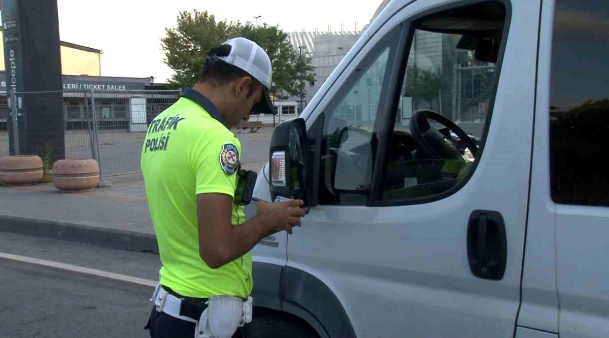 Bakırköy\'de Öğrenci Servislerine Denetim
