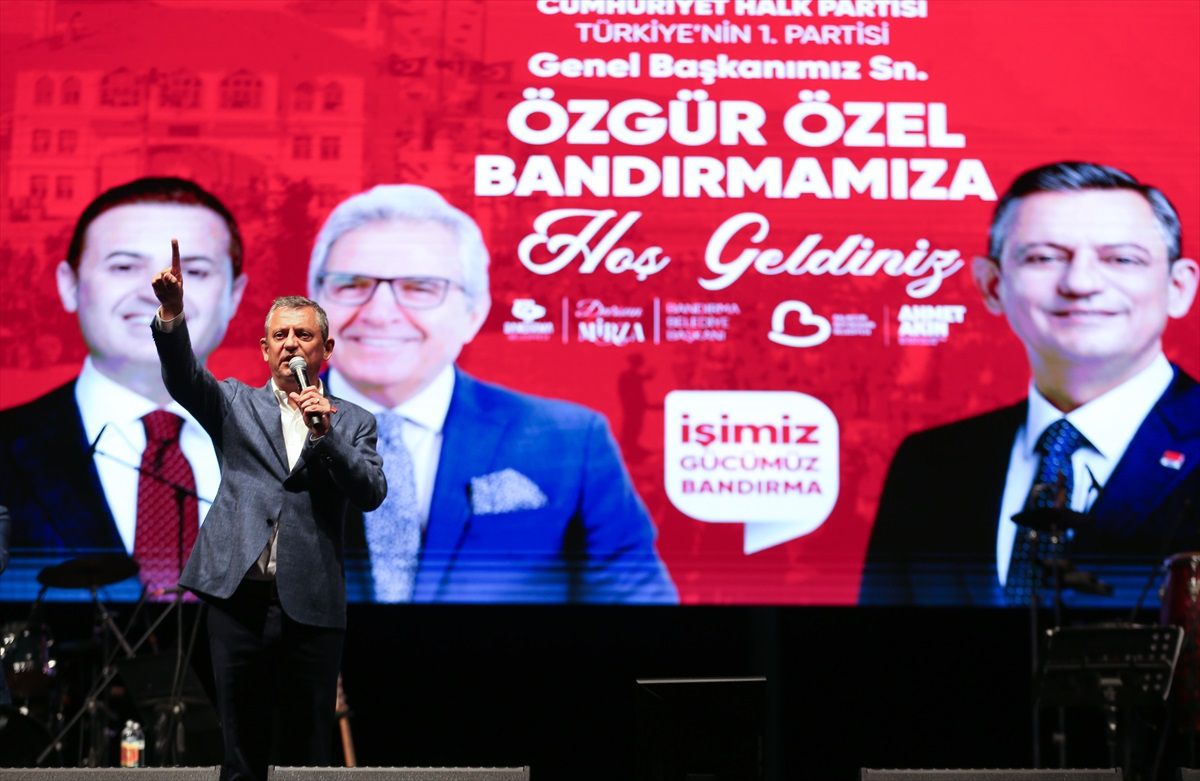 Özgür Özel: Gençler Umutla Bize Bakıyor