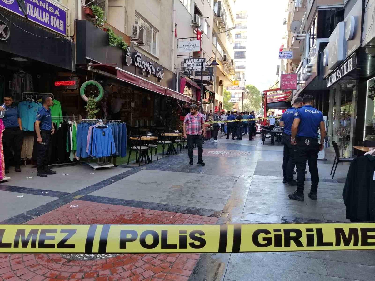 Manisa\'da Esnaf Tartışmasında Silahlar Konuştu