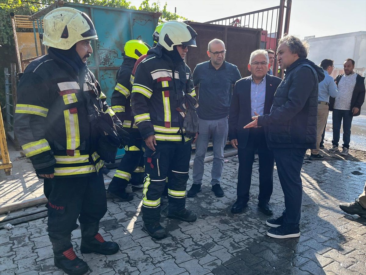 Kayseri\'de Keçe Fabrikasında Yangın