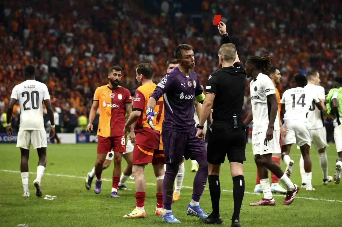 Muslera\'ya 3 Maç Men Cezası