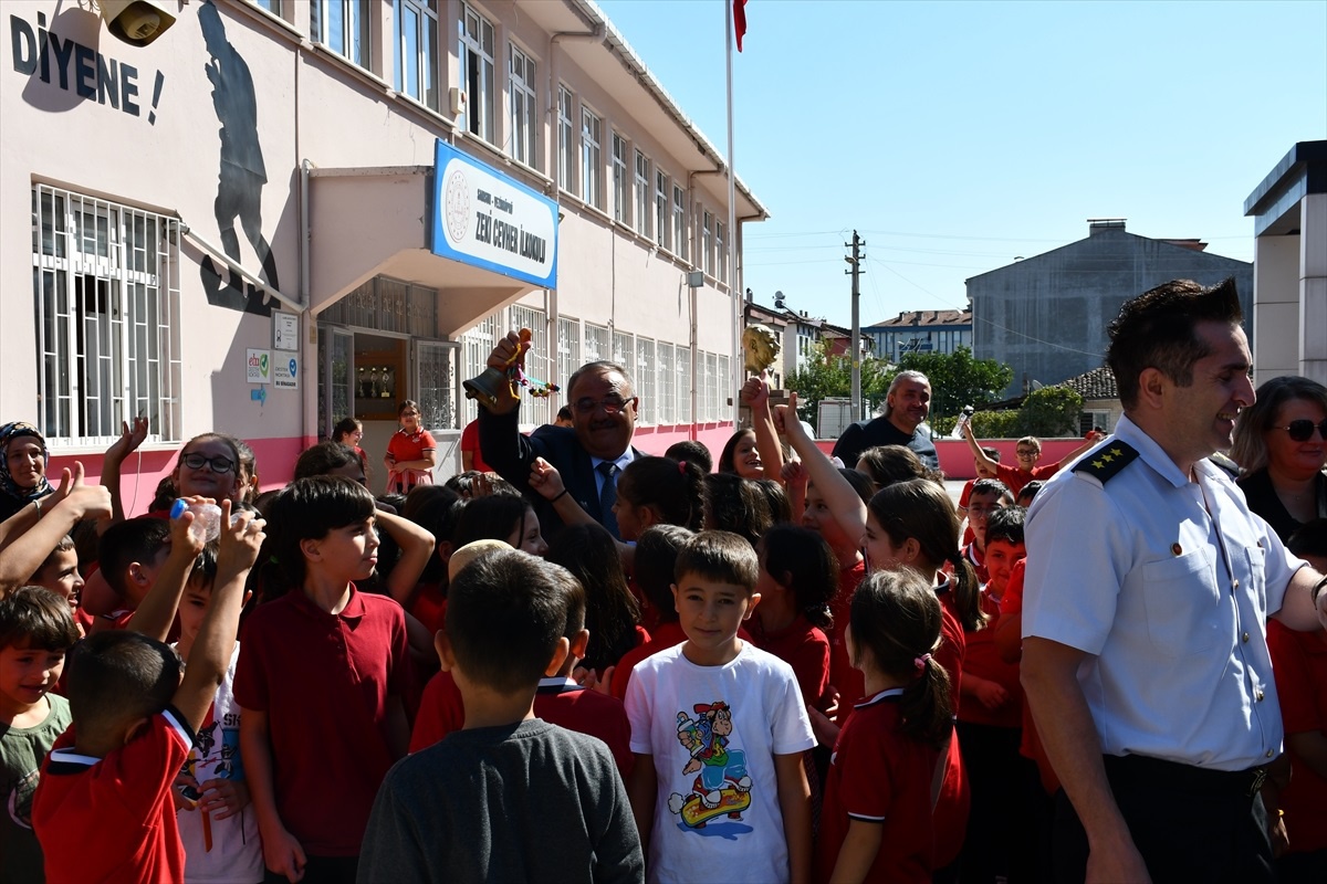 Vezirköprü\'de İlköğretim Haftası Coşkuyla Kutlandı