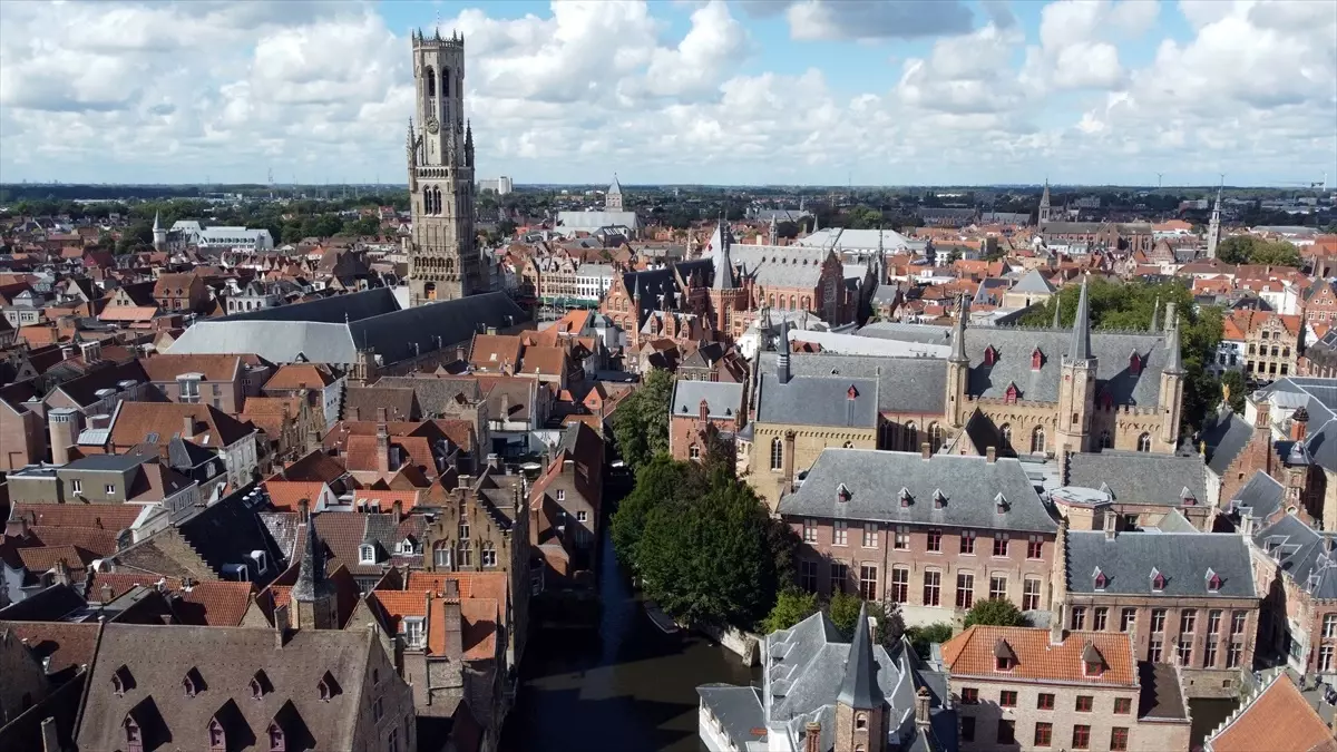 Brugge\'de Turizm Dengesi Arayışı