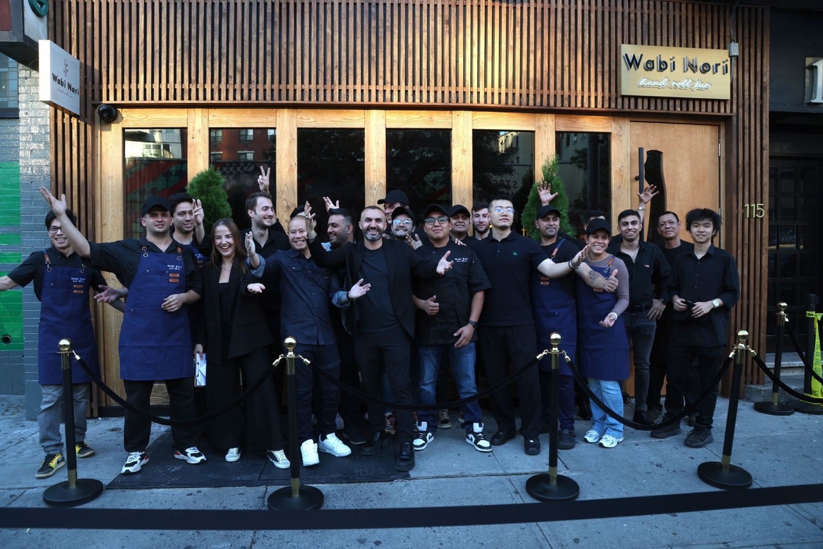 Hakkı Akdeniz Türkiye\'ye Restoran Açıyor
