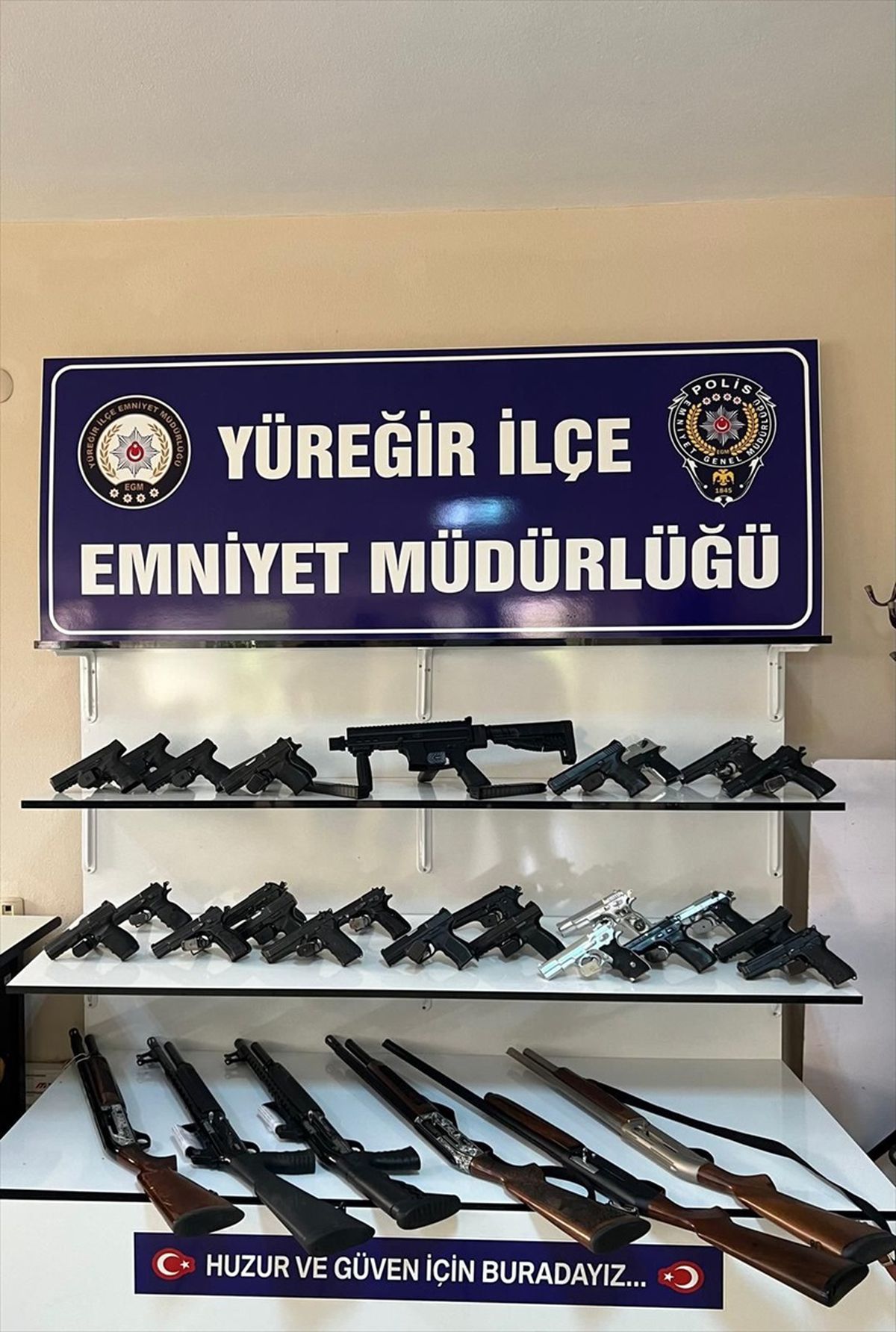 Yüreğir\'de Silah Operasyonu: 32 Silah Ele Geçirildi