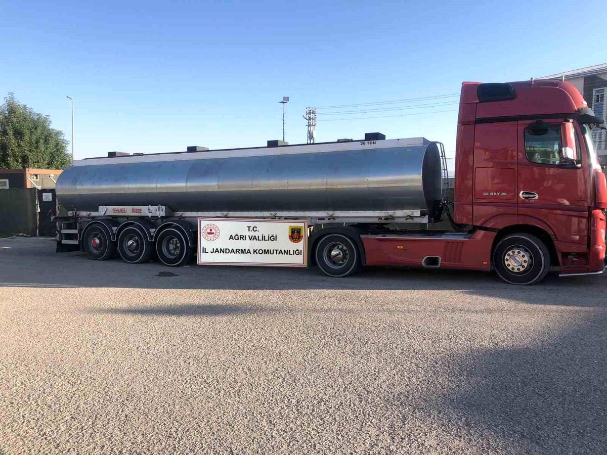 Ağrı\'da 13 Ton Kaçak Akaryakıt Ele Geçirildi