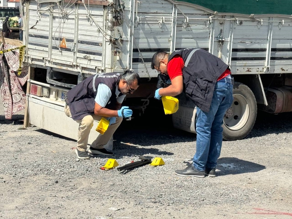 Aksaray\'da Pazarcılar Arasında Silahlı Kavga