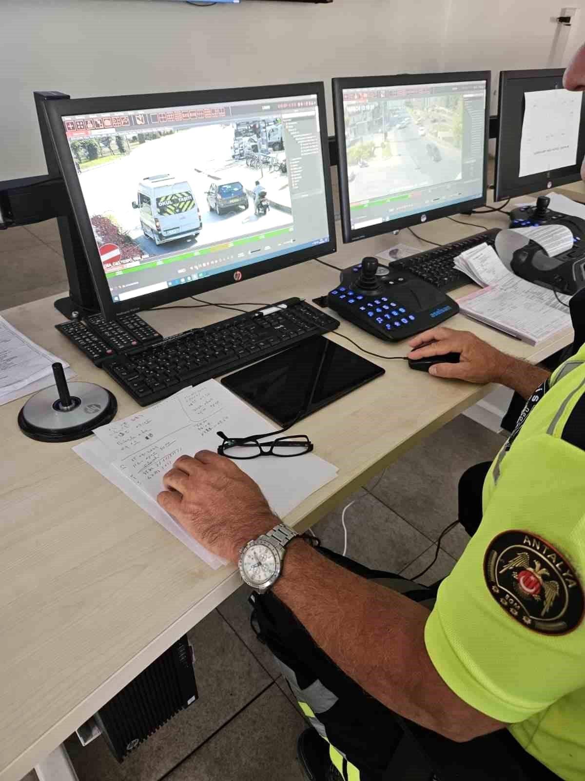 Alanya\'da Trafik Denetiminde 102 Araca Ceza Kesildi