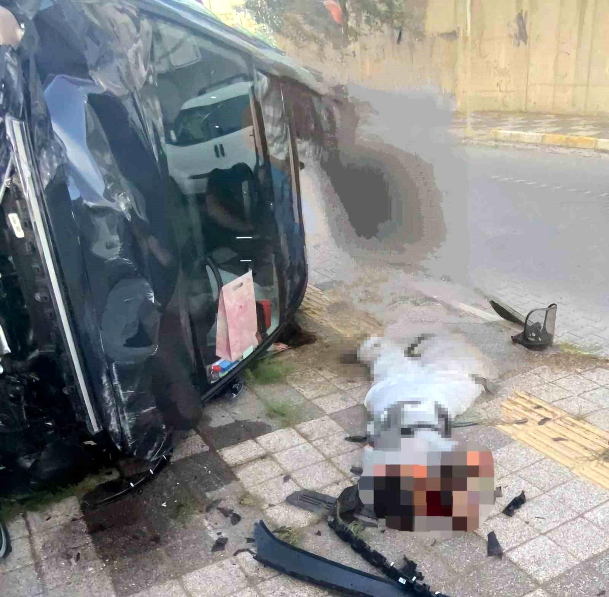 Yol Kenarında Çalışan Belediye Personeline Araç Çarptı: Bir Kişi Hayatını Kaybetti