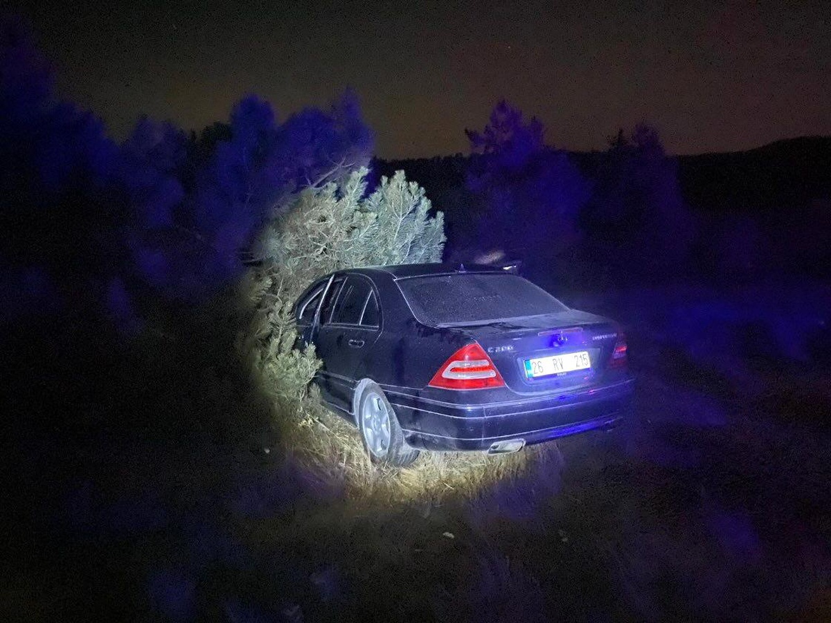 Alkollü Sürücü Ormana Uçtu