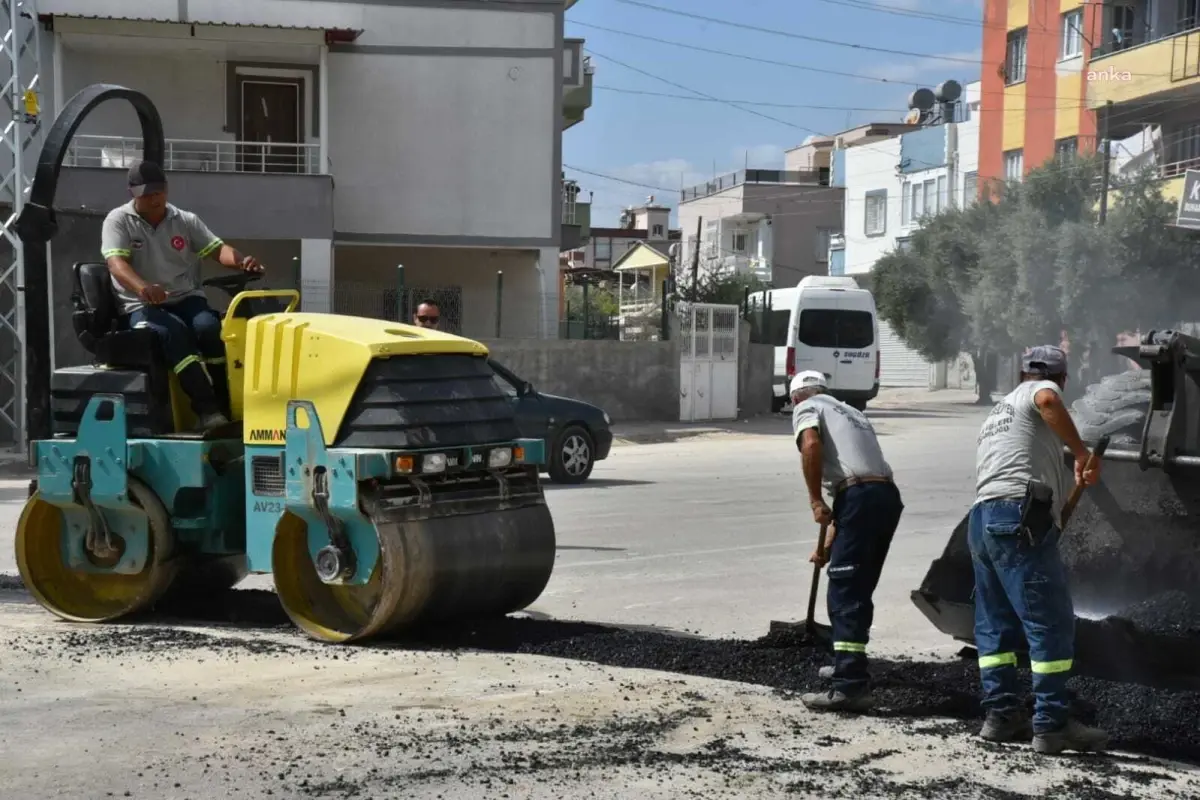 Ceyhan Belediyesi Bozuk Yolları Onarıyor