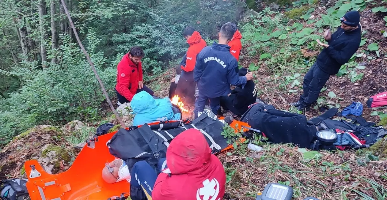 Kayalıklarda Mahsur Kalan Madenciler Kurtarıldı