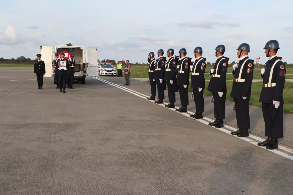 Şehidin Cenazesi Sakarya\'ya Uğurlandı