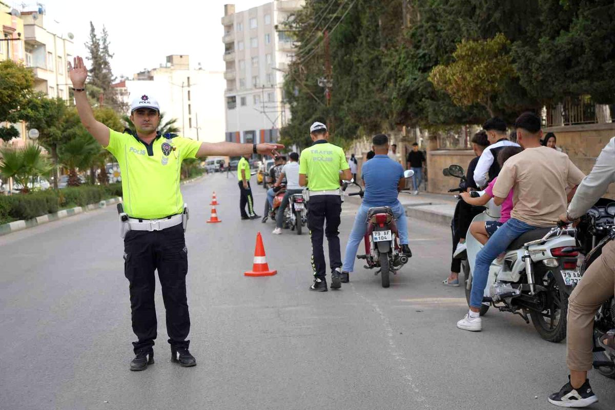 Kilis\'te Okul Önlerinde Denetim
