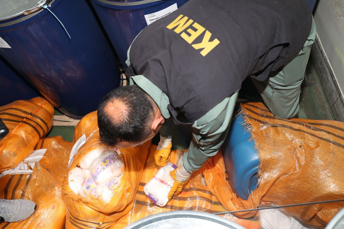 Tarsus\'ta 262 Kilo Metamfetamin Ele Geçirildi
