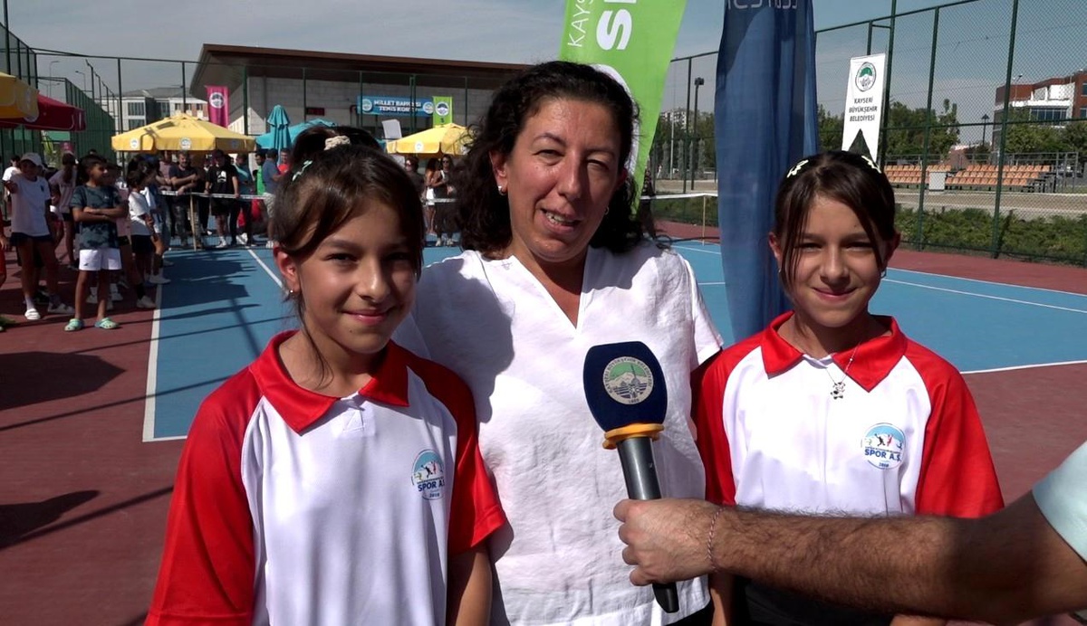 Kayseri\'de 12 Yaş Tenis Turnuvası Başarıyla Gerçekleşti