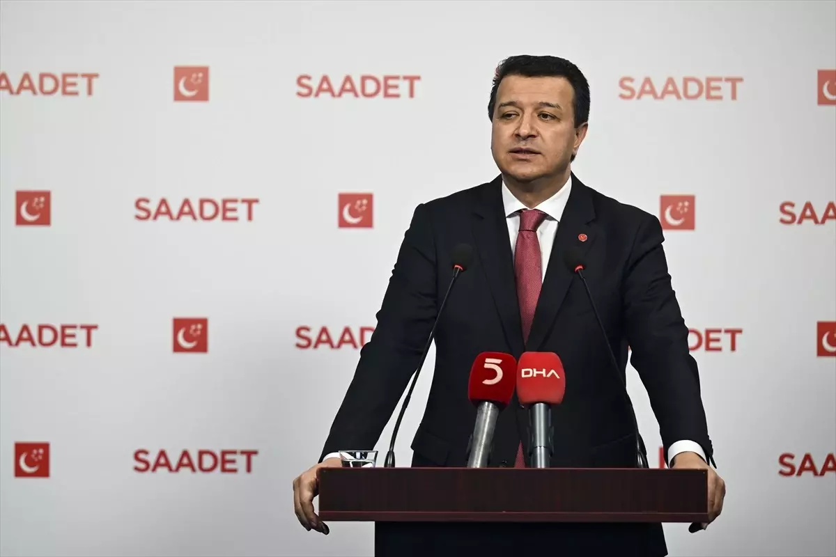 Saadet Partisi\'nden Yeni Anayasa Çağrısı