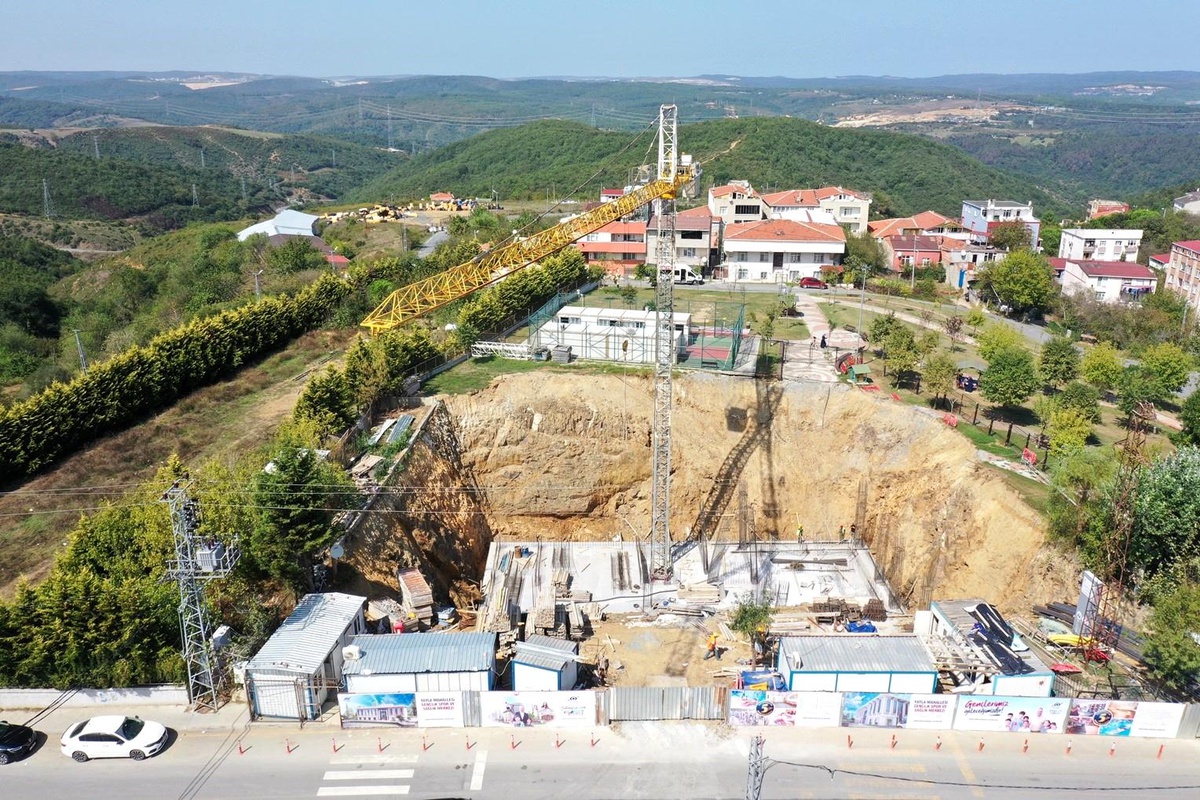 Sultangazi\'de Yeni Gençlik, Spor ve Sağlık Merkezi Yapılıyor