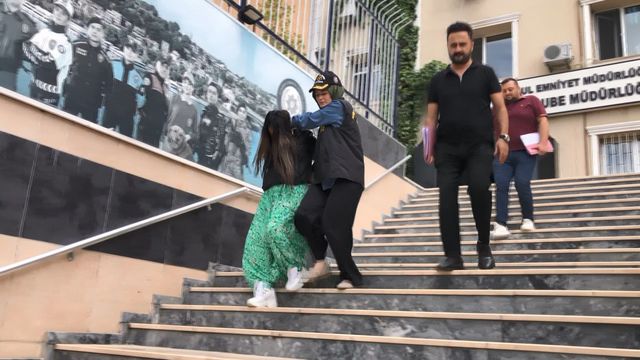 İstanbul'un göbeğince yüz binlerce liralık hırsızlık! 102 sabıka kaydı varmış İstanbul'un göbeğince yüz binlerce liralık hırsızlık! 102 sabıka kaydı varmış