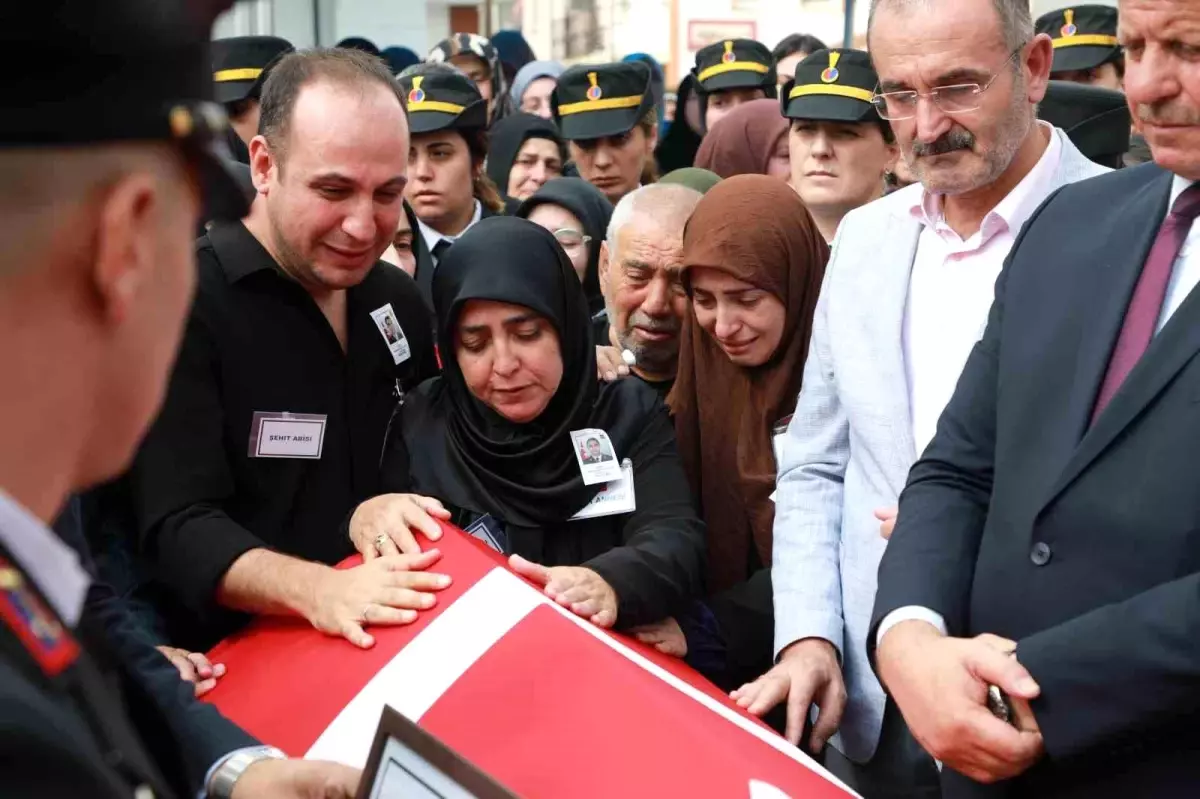 Şehit Jandarma Astsubay Çavuş Mehmet Fatih Çangır, Sakarya\'da Son Yolculuğuna Uğurlandı