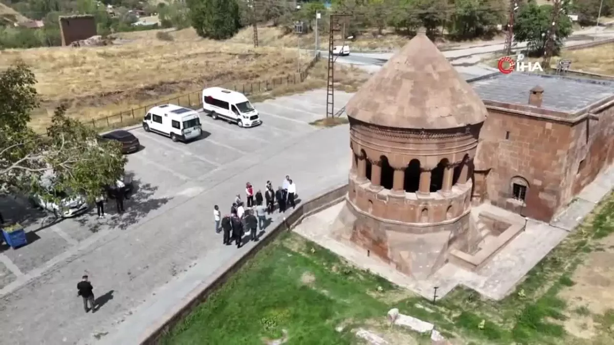 Gazilere Ahlat\'ın Tarihi Mekanları Tanıtıldı