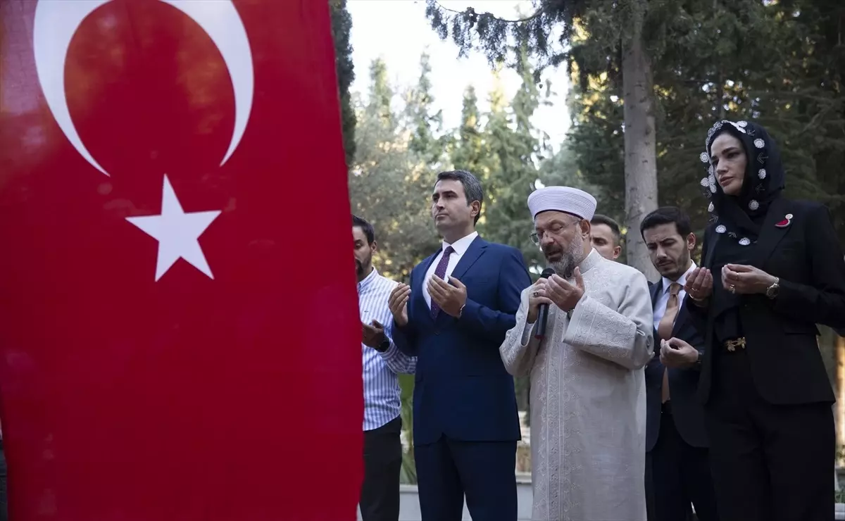 Diyanet Başkanı Erbaş, İsrail tarafından katledilen Ayşenur Ezgi Eygi\'nin ailesine taziye ziyaretinde bulundu