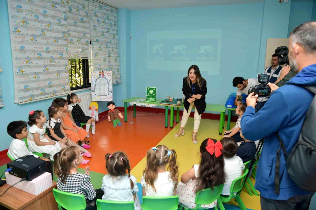 Esenyurt\'ta Kreşlerde Afet Bilinci Eğitimi