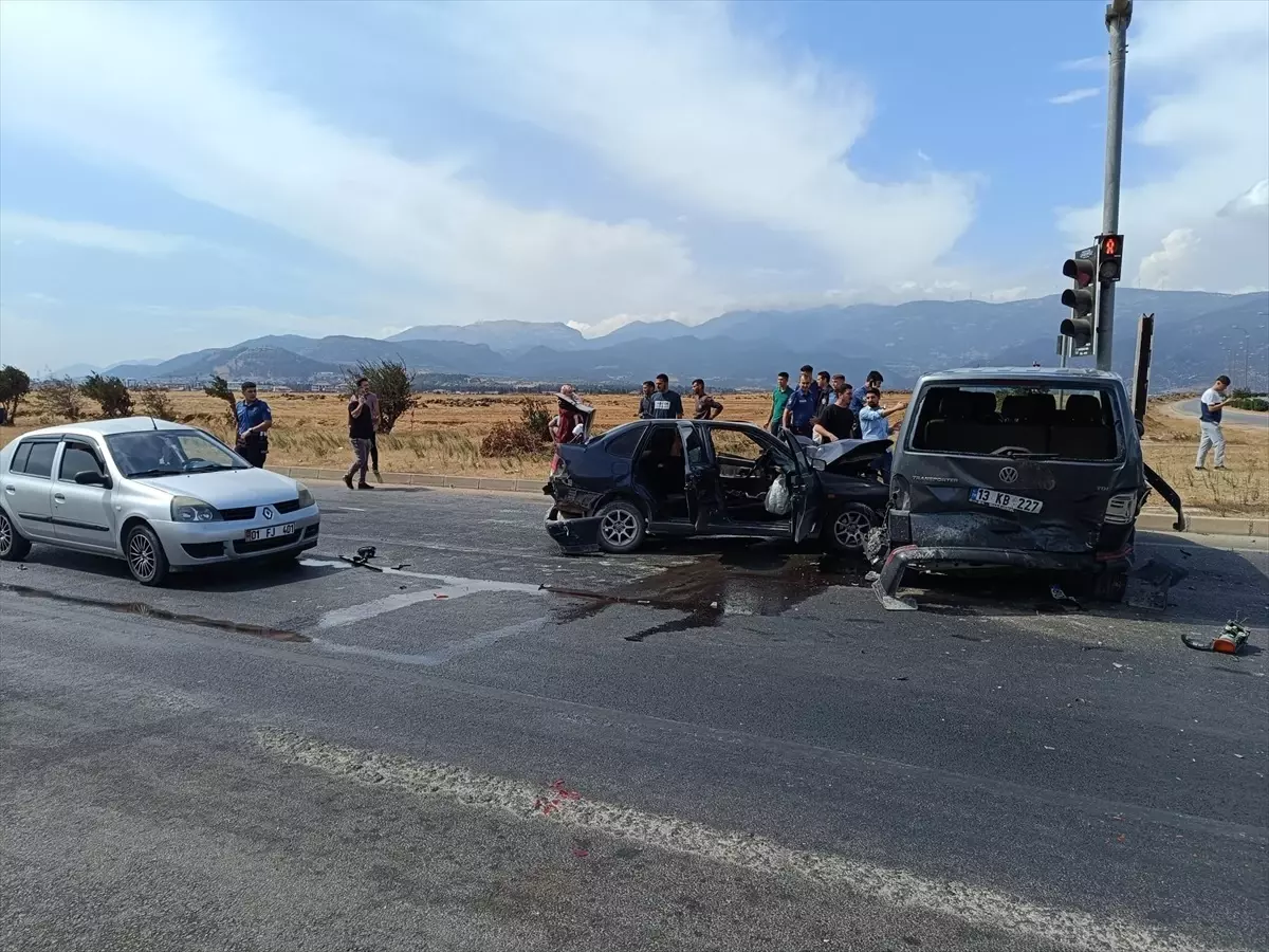 İslahiye\'de zincirleme trafik kazası: 2 yaralı