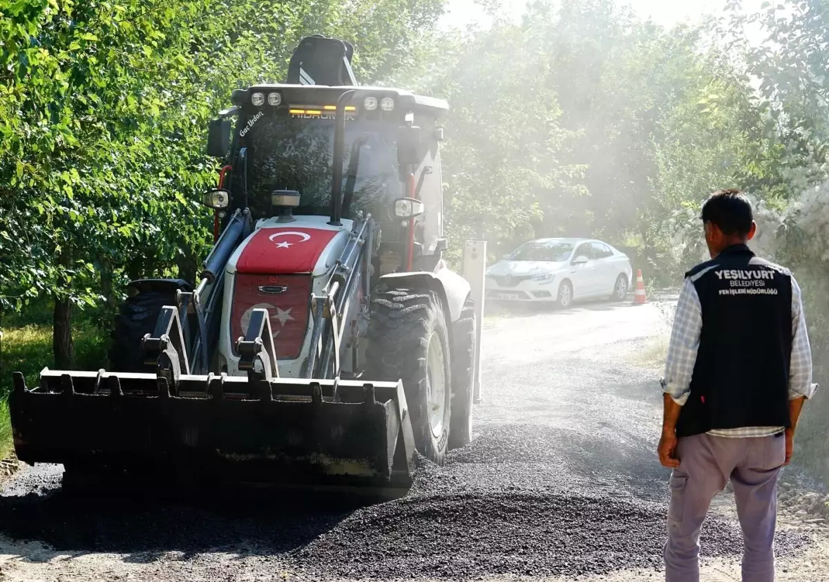 Yeşilyurt Belediye Başkanı Geçit, Samanköy\'deki Ulaşım Yatırımlarını İnceledi