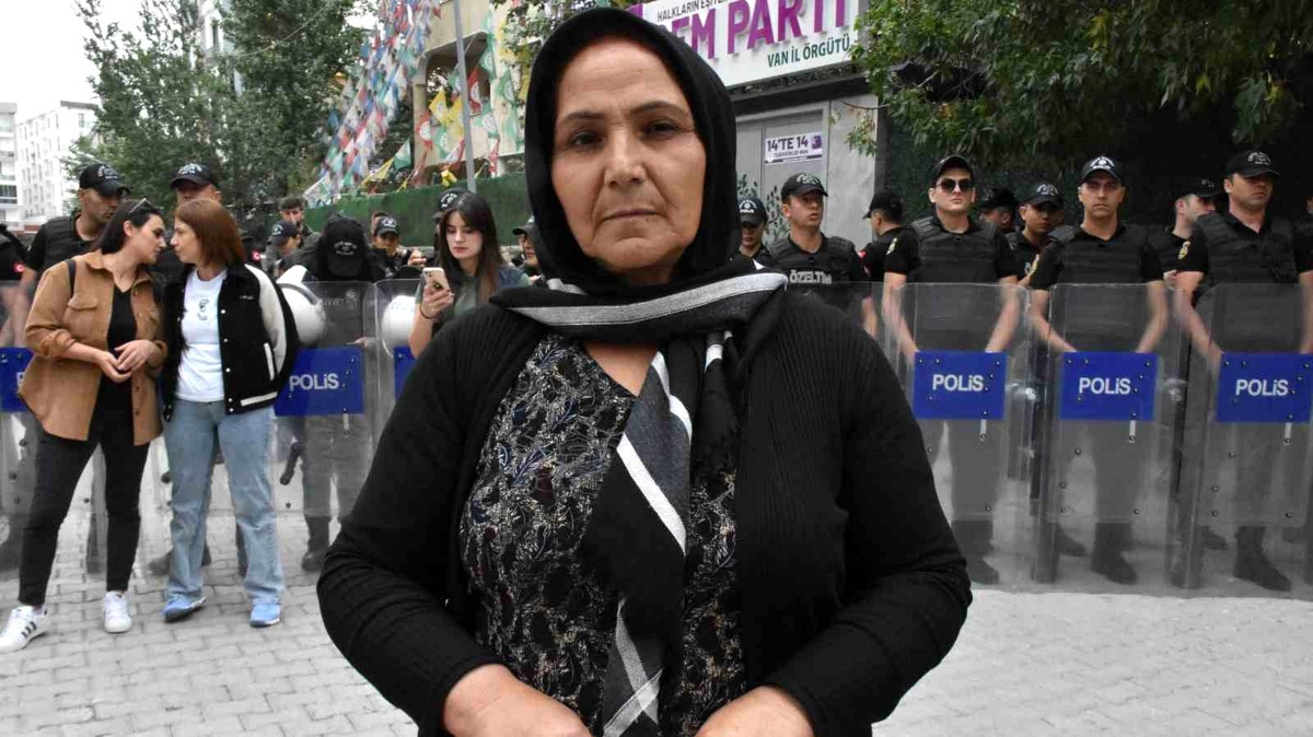 Van\'da Aileler PKK\'ya Karşı Eylemde