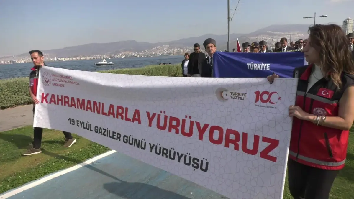 İzmir\'de Gaziler Günü Etkinliği: Başkan Tugay\'dan Vefa Vurgusu