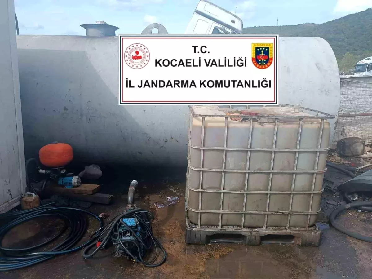 Kocaeli\'de 25 Bin Litre Kaçak Akaryakıt Ele Geçirildi