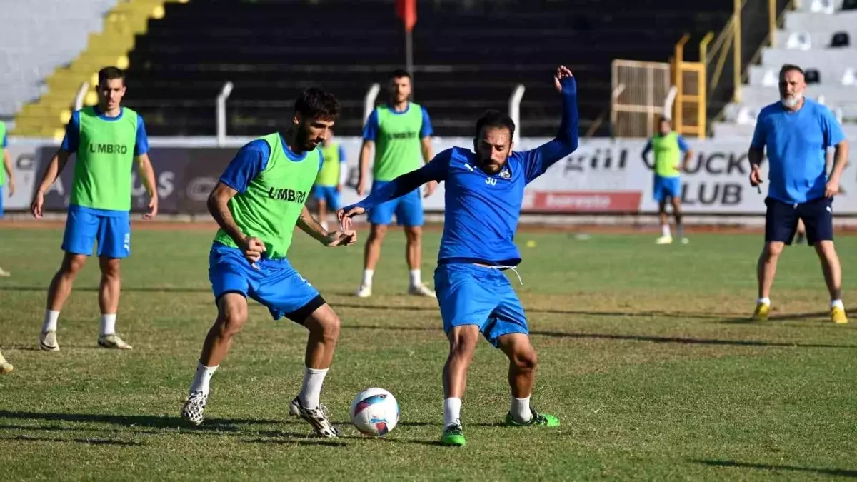 Kuşadasıspor Taraftarından Futbolculara Moral Doping