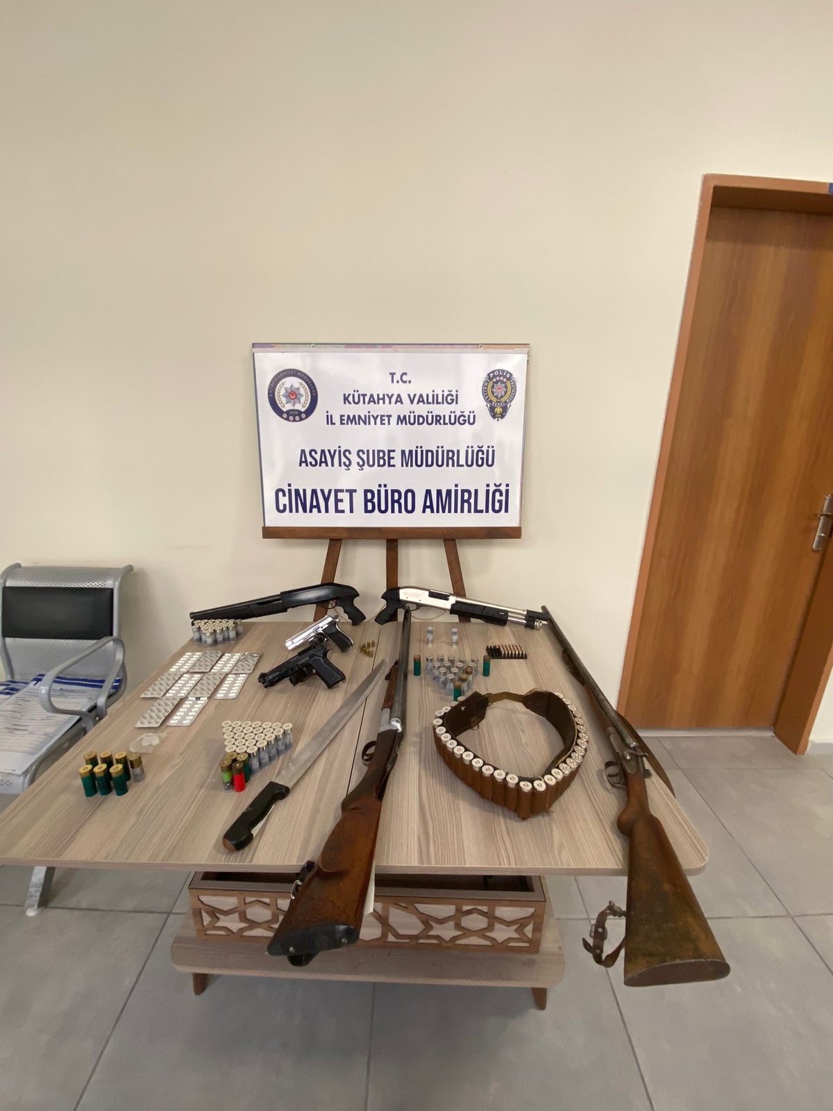 Kütahya\'da Silah ve Uyuşturucu Operasyonu