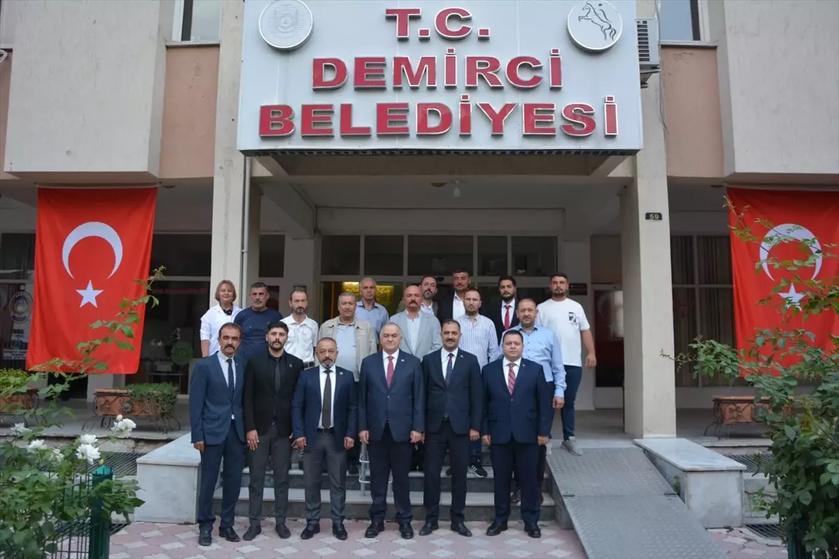 MHP\'den Demirci\'ye Ziyaret