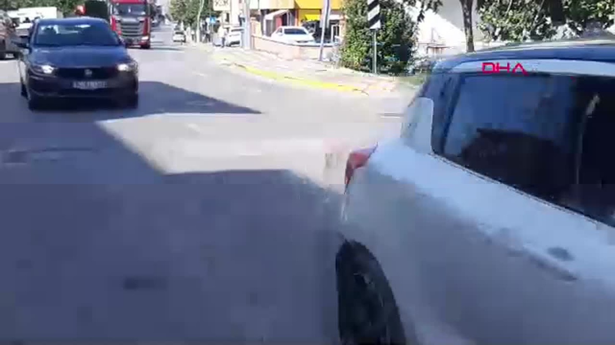 Körfez\'de Otomobil Çarpan Baba Hayatını Kaybetti