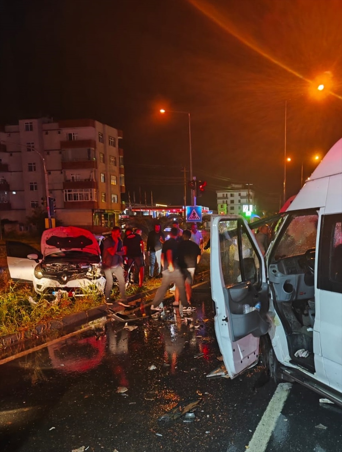 Samsun\'da Minibüs-Otomobil Kazası: 5 Yaralı