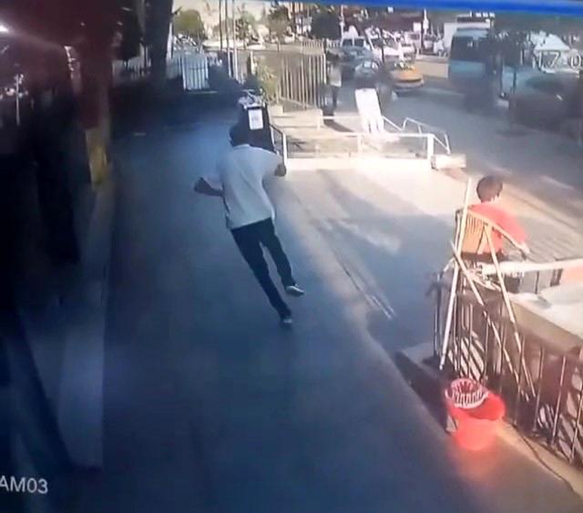 Ümraniye\'de Telefoncuya Hırsızlık