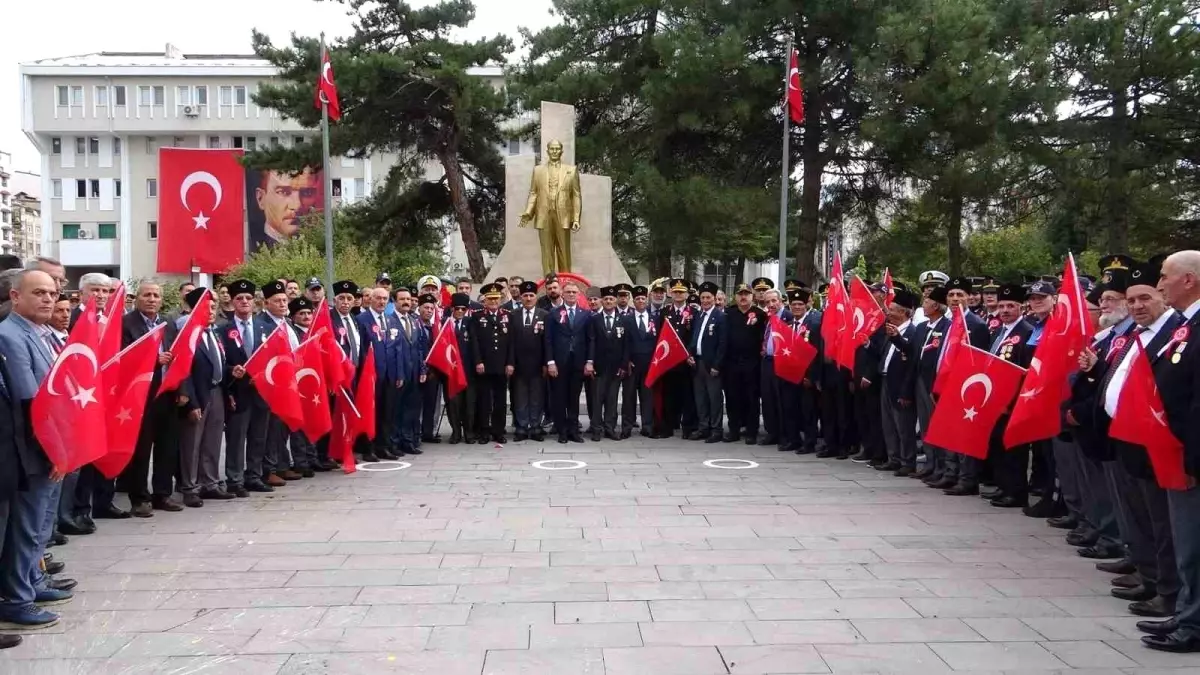 Van\'da 19 Eylül Gaziler Günü Törenle Kutlandı