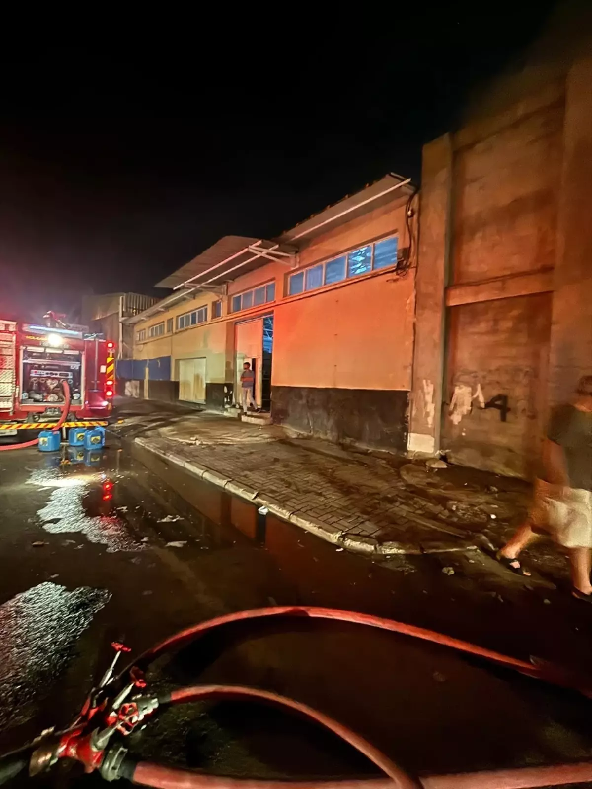 Adana\'da Fabrika Kundaklandı