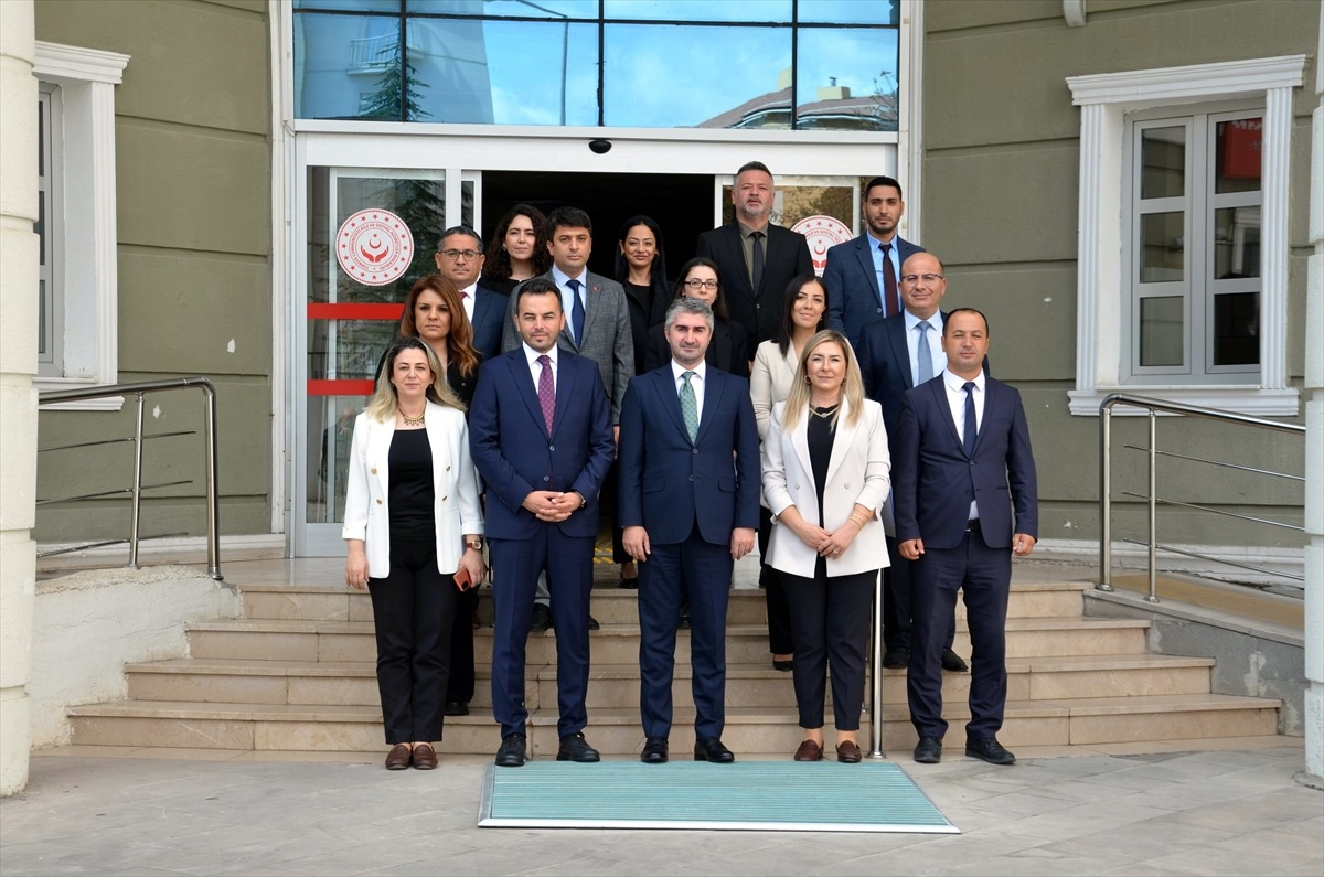 Tarıkdaroğlu Kırıkkale\'de Ziyaretlerde Bulundu